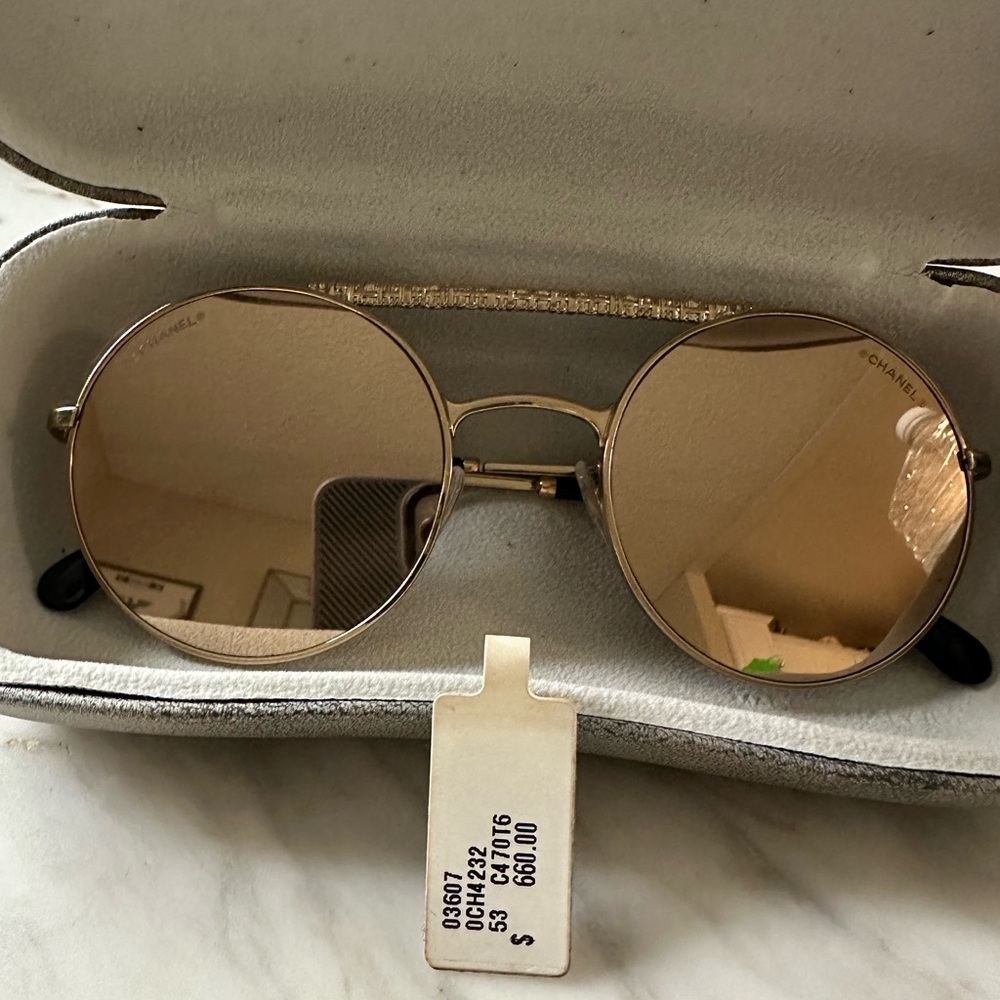 CHANEL Elegant Gold-Toned Sunglasses